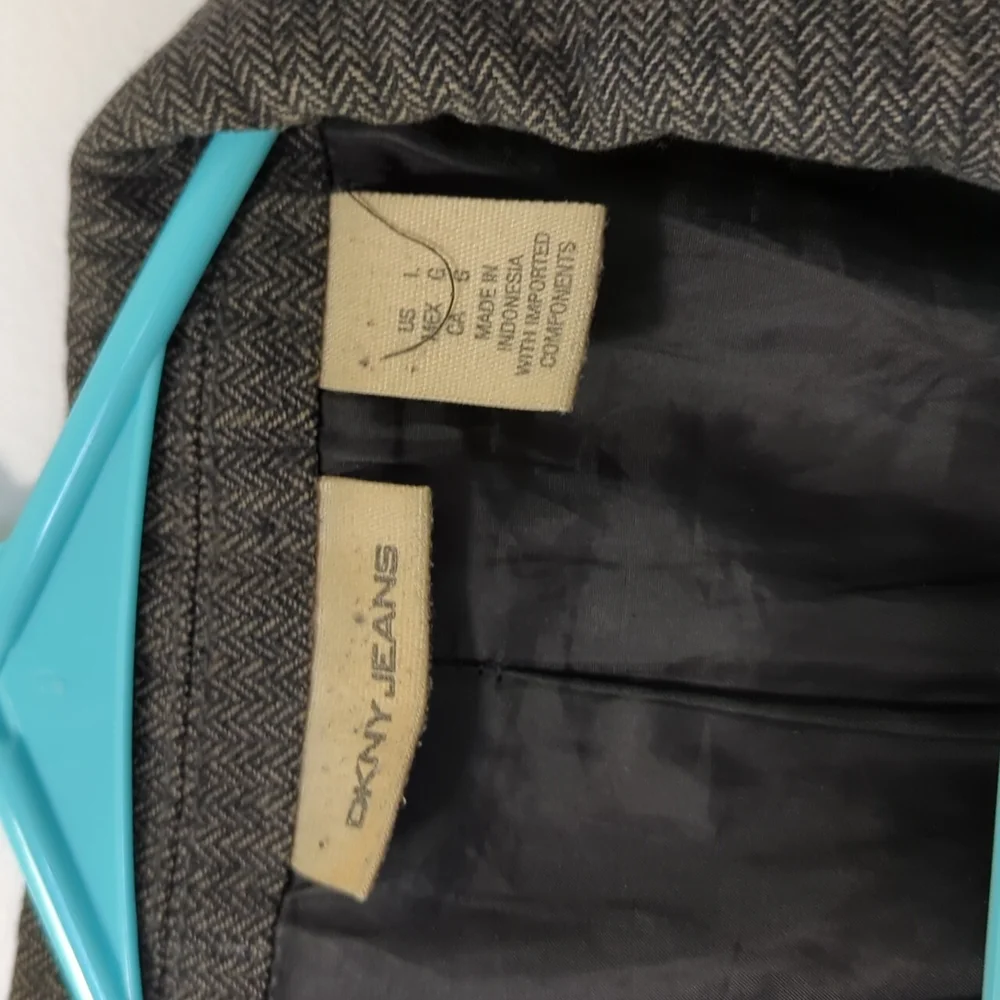 Men's DKNY Herringbone Blazer - Picture 3 of 5